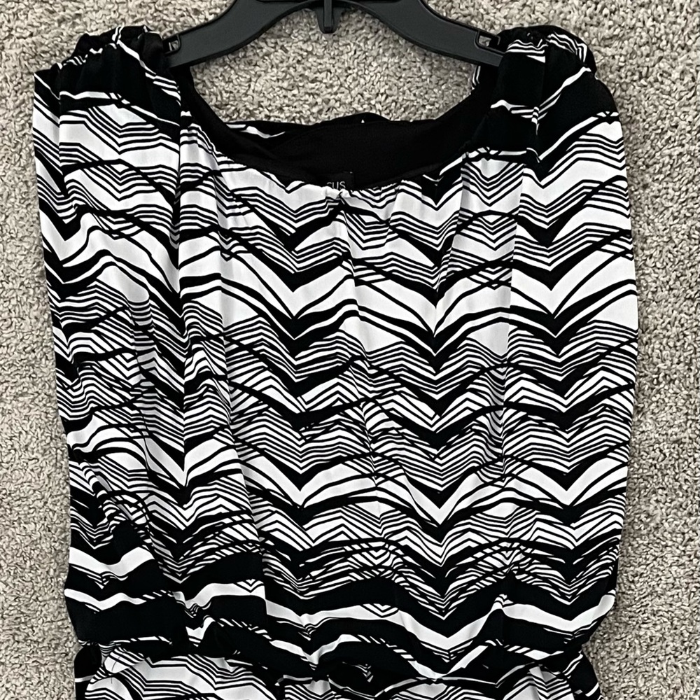Black and white dress 14p.